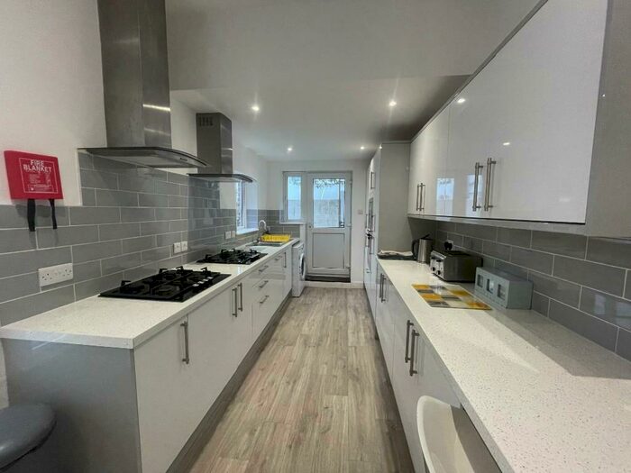 5 Bedroom Terraced House To Rent In Lawrence Road, Southsea, Hampshire, PO5