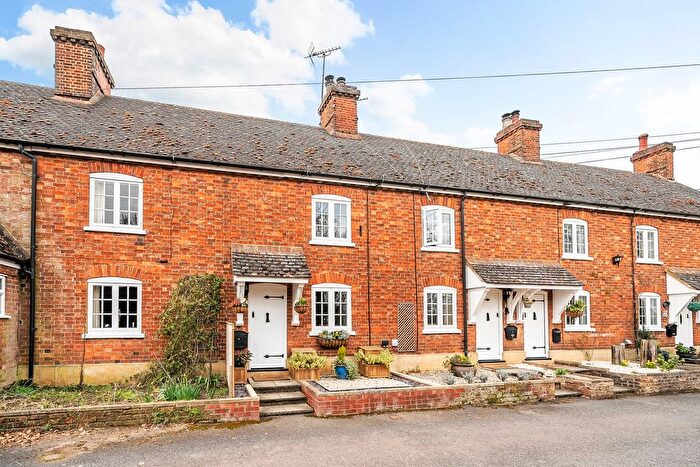 3 Bedroom Terraced House For Sale In Ireland, Shefford, SG17