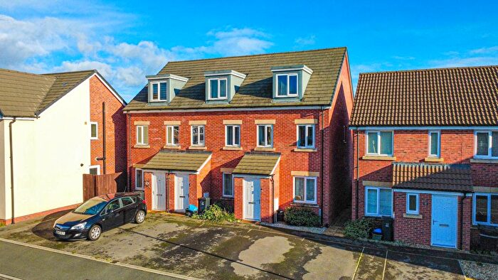 3 Bedroom End Terrace House For Sale In Hob Close, Bathpool, Taunton, TA2