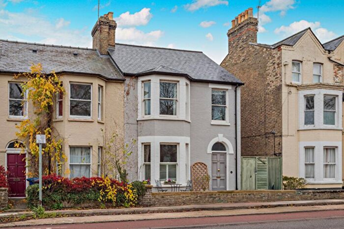 4 Bedroom End Of Terrace House For Sale In Huntingdon Road, Cambridge, Cambridgeshire, CB3