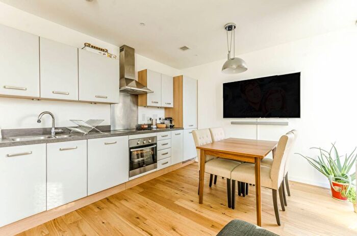 1 Bedroom Flat For Sale In City Road, Clerkenwell, London, EC1V