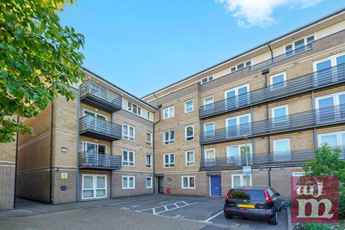 1 Bedroom Flat To Rent In Rosegate House, Bow, E3