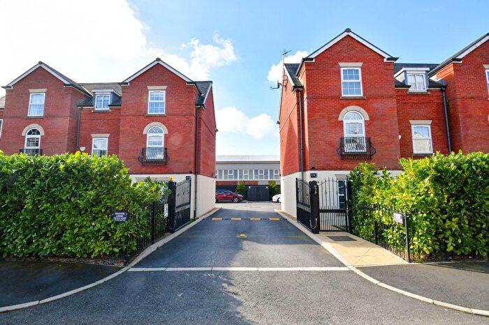 2 Bedroom Flat For Sale In Kings Park, Leigh, WN7