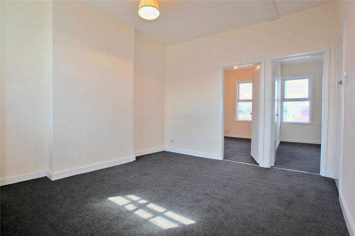 2 Bedroom Flat To Rent In The Avenue, London, E4