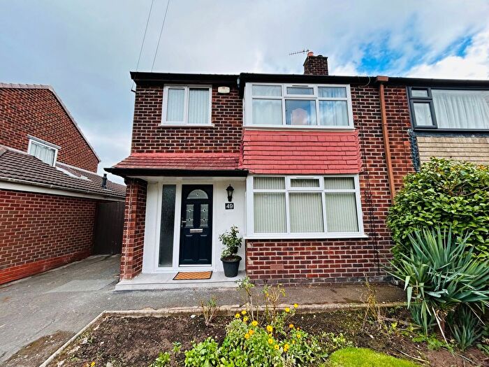 3 Bedroom Semi Detached House For Sale In Dunmow Road, Thelwall, WA4