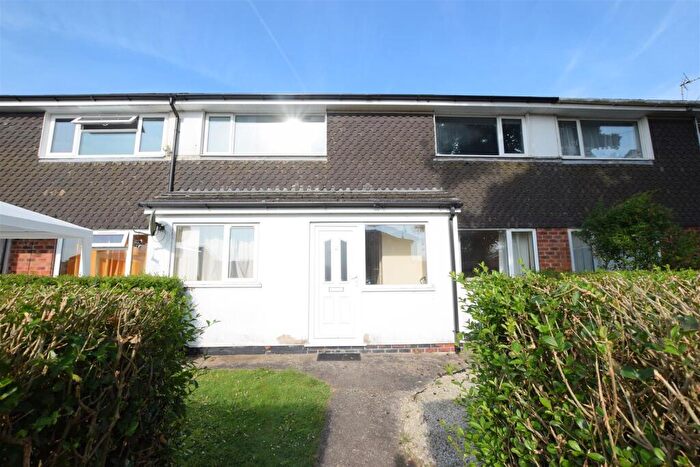 3 Bedroom End Of Terrace House To Rent In Rolleston Close, Lincoln, LN2