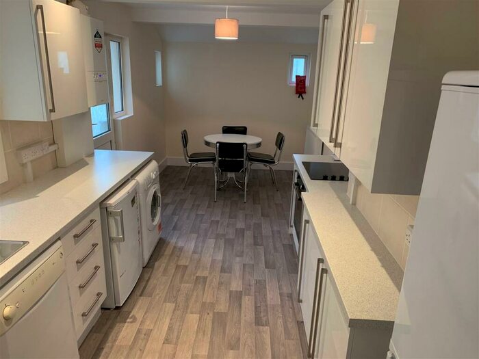 6 Bedroom Terraced House To Rent In Redvers Road, Brighton, BN2