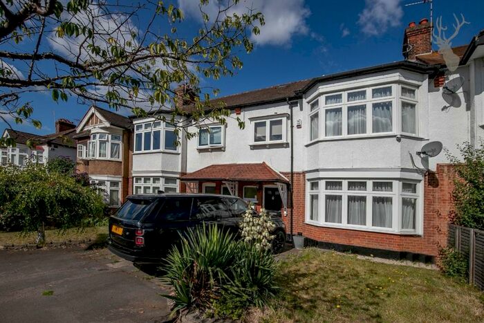 4 Bedroom House To Rent In Bushey Avenue, London, E18