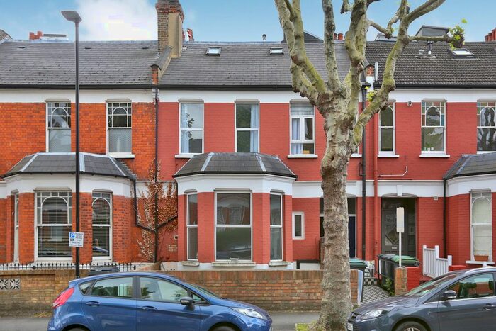 2 Bedroom Flat To Rent In Stapleton Hall Road, London, N4
