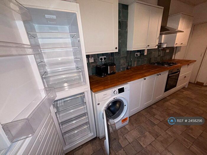 2 Bedroom End Of Terrace House To Rent In York Road, Salisbury, SP2