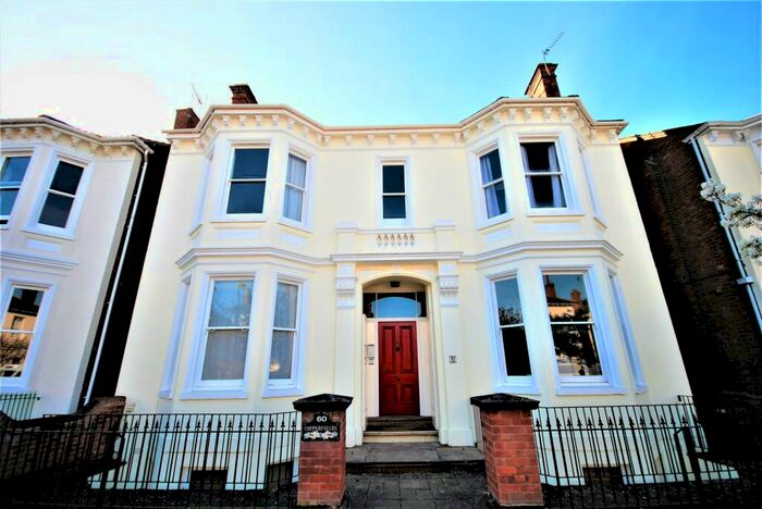 1 Bedroom Flat To Rent In , Russell Terrace, Leamington Spa, CV31