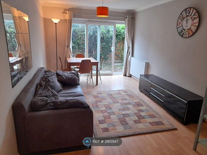 1 Bedroom Flat To Rent In Nantes Close, London, SW18