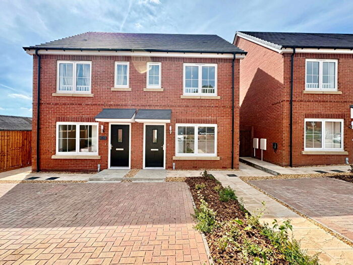 2 Bedroom Semi-Detached House To Rent In Claughton Fields, Dudley, DY2