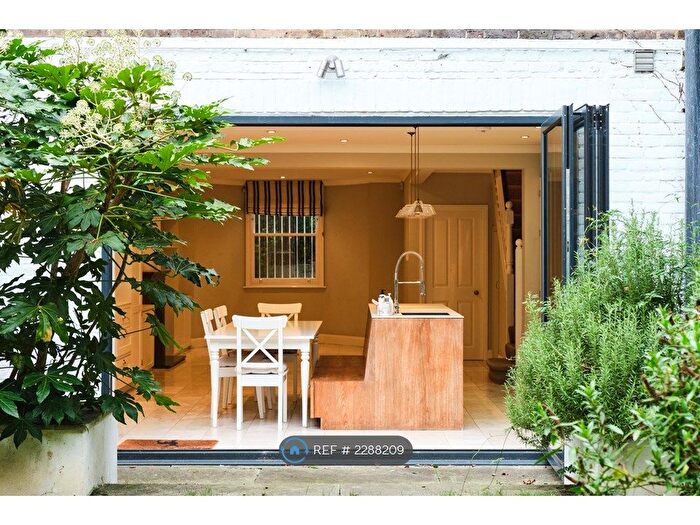 4 Bedroom Terraced House To Rent In Coningham Road, London, W12