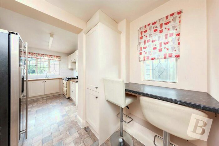 5 Bedroom Detached House To Rent In Ayloffs Close, Emerson Park, RM11