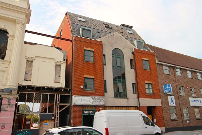 1 Bedroom Flat To Rent In Compass House, - Kingston Road, Portsmouth, Hants, PO2