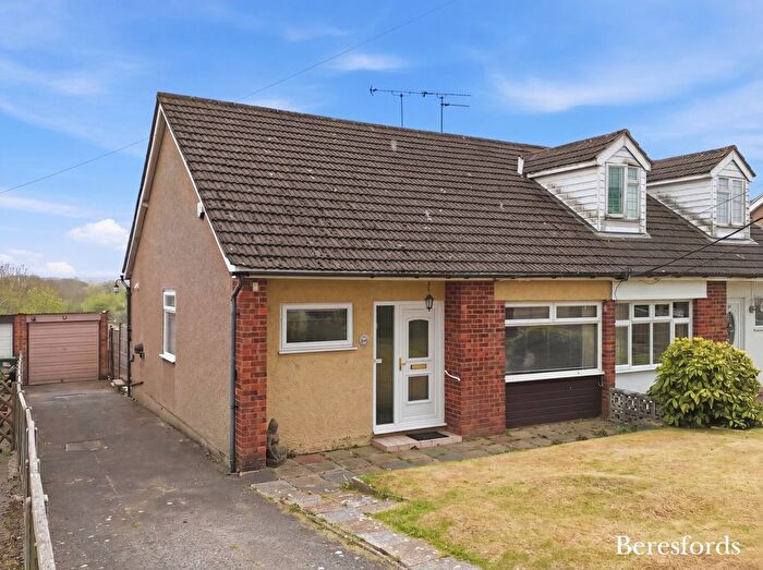 2 Bedroom Bungalow For Sale In Highfield Road, Billericay, CM11