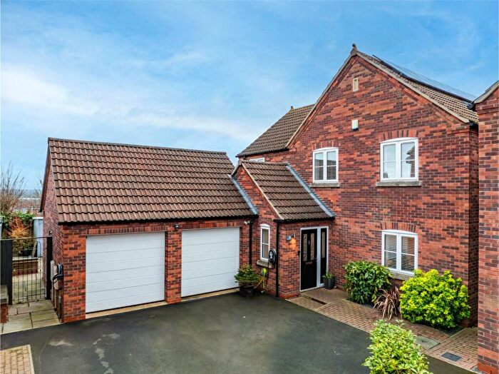5 Bedroom Detached House For Sale In Kensington Gardens, Carlton, Nottingham, Nottinghamshire, NG4