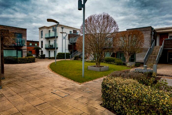 1 Bedroom Flat To Rent In Park Way, Newbury, RG14