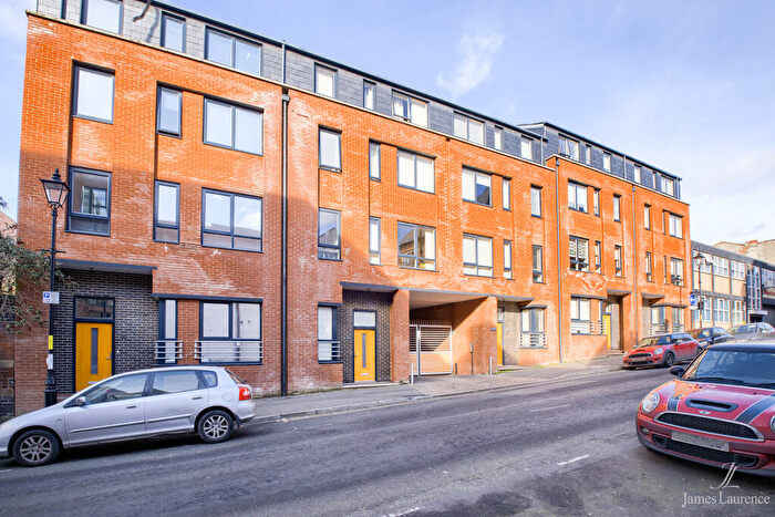 4 Bedroom Town House To Rent In Elizabeth Place, Tenby Street North, Jewellery Quarter, B1