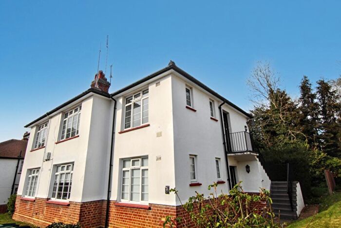 2 Bedroom Flat To Rent In Nether Close, (), London, N3