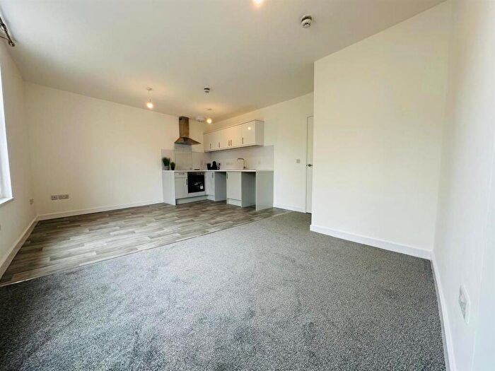 2 Bedroom Flat To Rent In Flat, Angel Hill, Tiverton, EX16
