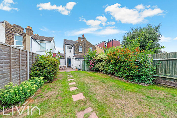 2 Bedroom Semi-Detached House For Sale In Davidson Road, Croydon, CR0