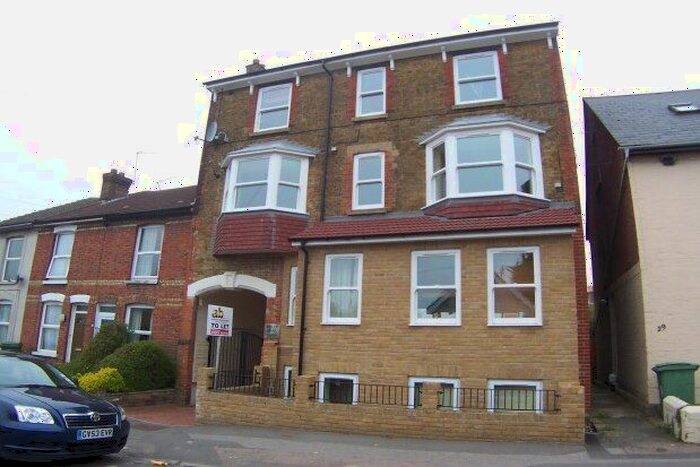 2 Bedroom Flat To Rent In Hedley Street, Maidstone, ME14