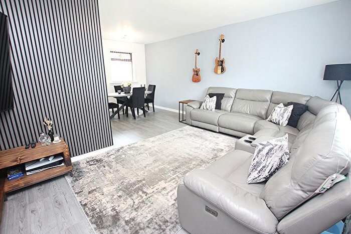 3 Bedroom End Of Terrace House For Sale In Hillhouse Avenue, Bathgate, EH48