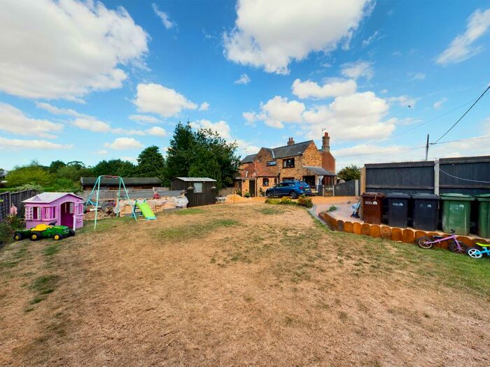 4 Bedroom Semi-Detached House For Sale In Lynn Road, Wimbotsham, King's Lynn, PE34