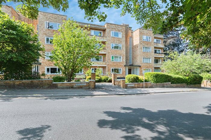 3 Bedroom Penthouse For Sale In St. Valerie Road, Bournemouth, BH2