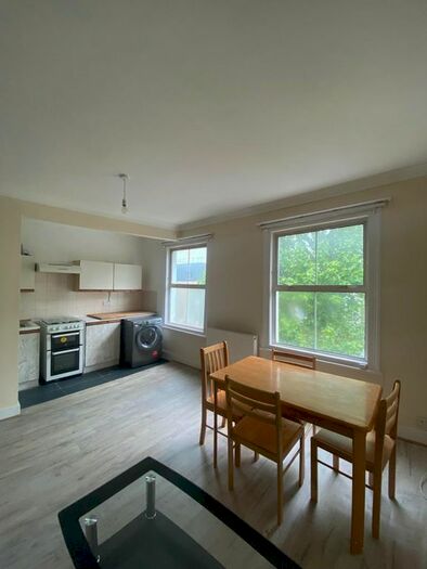 1 Bedroom Flat To Rent In Thorncliffe Road, Southall, UB2