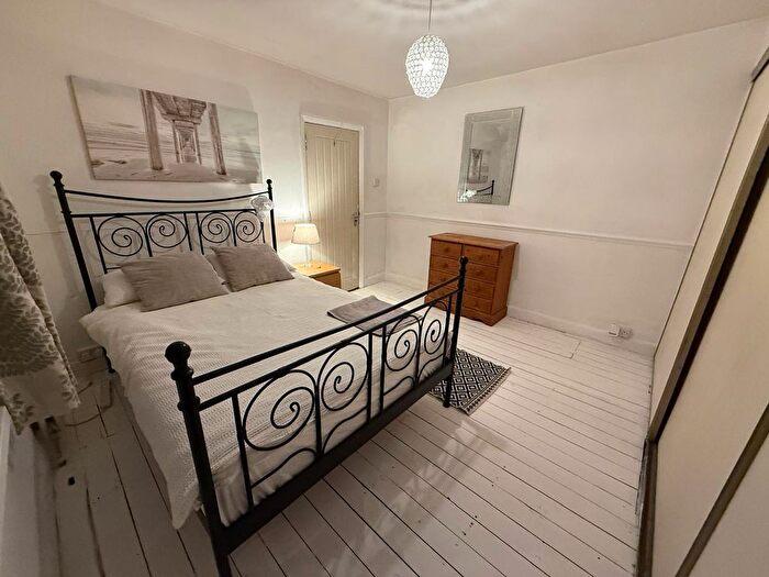 5 Bedroom Detached House To Rent In Garden Road, Walton-On-Thames, KT12