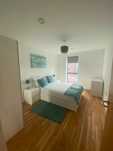 2 Bedroom Flat To Rent In Aire, Cross Green Lane, LS9