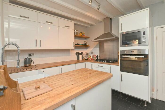 3 Bedroom Terraced House For Sale In Main Road, Hathersage, Hope Valley, S32