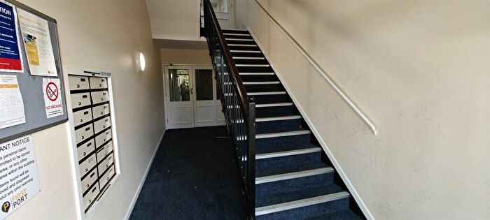 1 Bedroom Flat For Sale In Pentland Close, Edmonton, N9