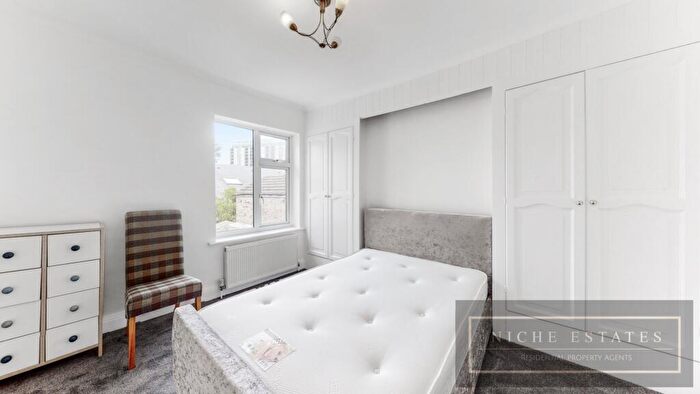 1 Bedroom House Of Multiple Occupation To Rent In Room, Hutton Grove, London, N12