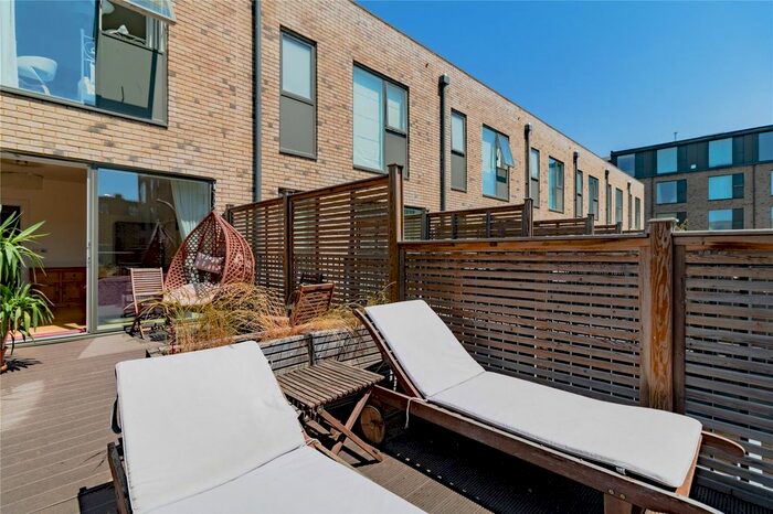 3 Bedroom Town House To Rent In Clay Farm Drive, Trumpington, Cambridge, Cambridgeshire, CB2