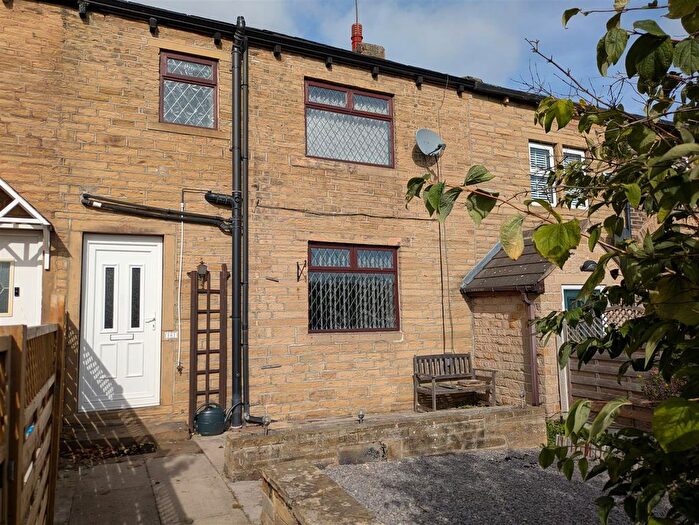 2 Bedroom Terraced House To Rent In Albion Road, Idle, Bradford, BD10