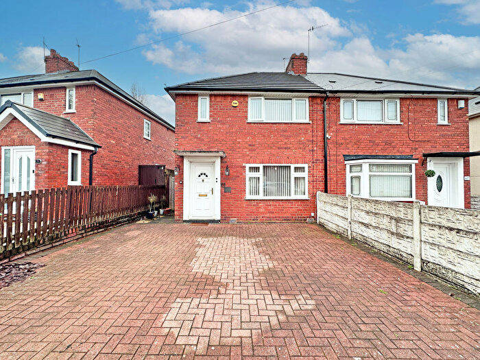 3 Bedroom Semi Detached House For Sale In Stour Street, West Bromwich, B70