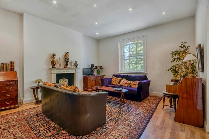 2 Bedroom Flat To Rent In Highgate West Hill, London, N6