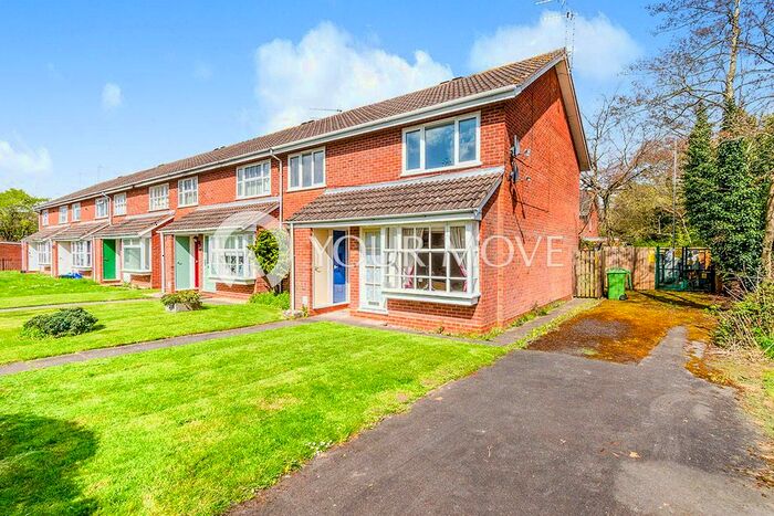 2 Bedroom Flat To Rent In Gainsborough Drive, Wolverhampton, Staffordshire, WV6