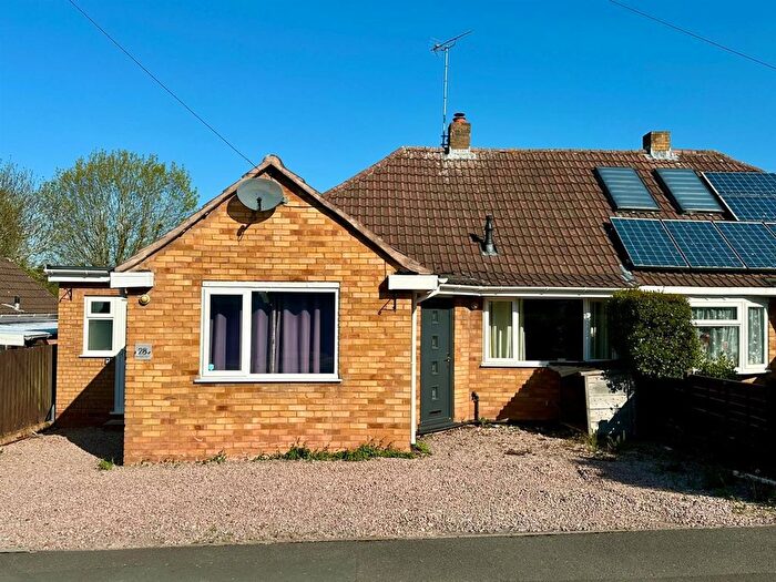 2 Bedroom Bungalow For Sale In Dormington Drive, Hereford, HR1