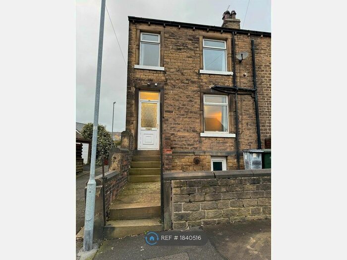 2 Bedroom End Of Terrace House To Rent In Broomfield Road, Marsh, Huddersfield, HD1