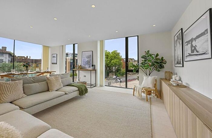 3 Bedroom Flat To Rent In Oval Road, Primrose Hill, London, NW1