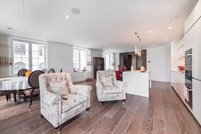 3 Bedroom Flat To Rent In Marconi House, Strand, WC2R