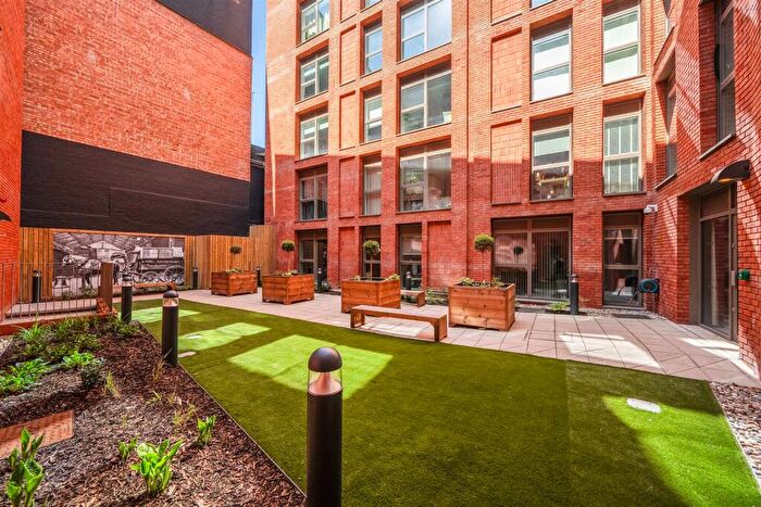 1 Bedroom Apartment To Rent In Chapmans Yard, Upper Gough Street, Birmingham, B1
