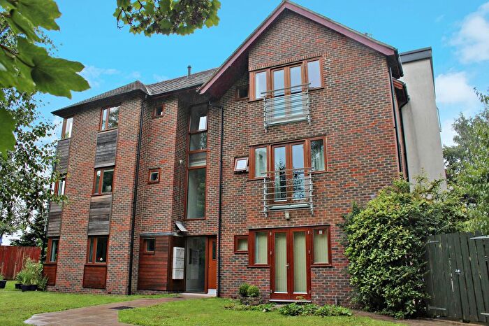2 Bedroom Flat To Rent In Edwards Close, Kings Worthy, SO23