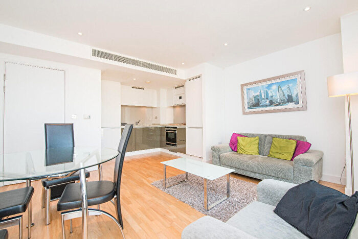 1 Bedroom Flat To Rent In Landmark West Tower, Marsh Wall, London, E14