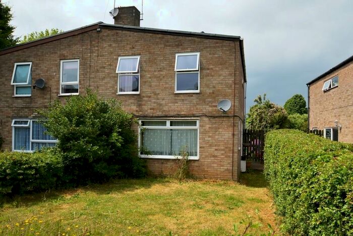 3 Bedroom Semi-Detached House To Rent In Dawley, Welwyn Garden City, AL7